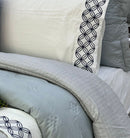 Jogo de Cama Basicasa Bordado Branco e Marinho - Queen